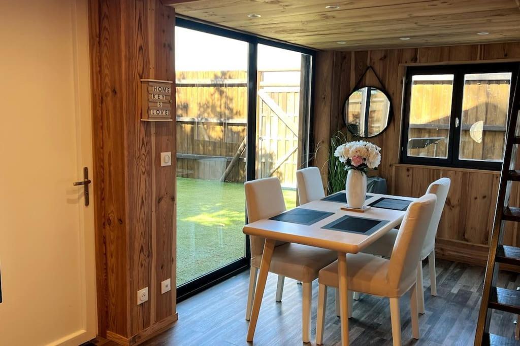 Et Jaccuzy Sur La Chalet Biscarrosse